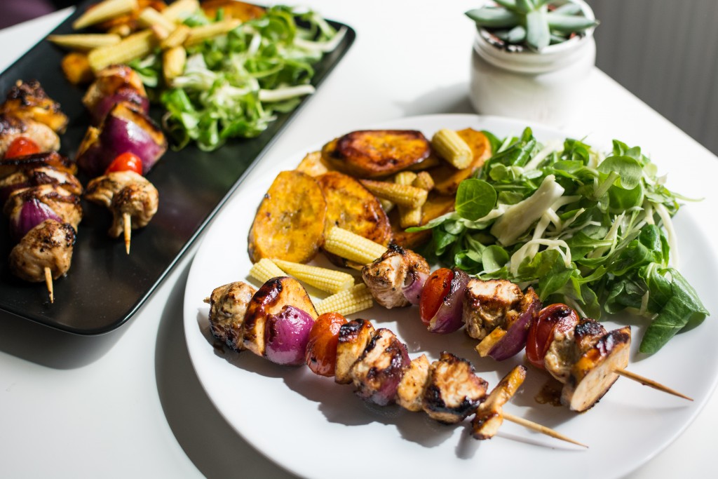foodiesfeed.com_paleo-chicken-skewers-with-plantains