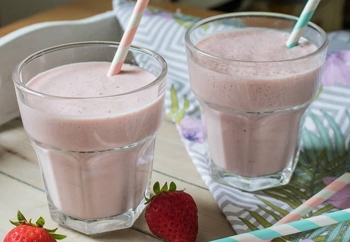 mléčné jahodové smoothie