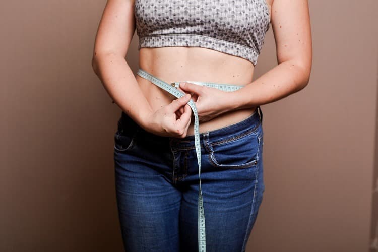 Ako schudn&uacute;ť z bokov