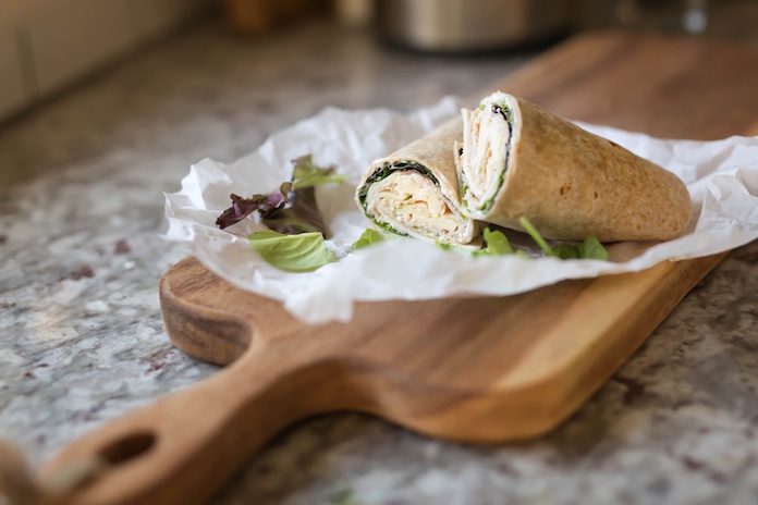 tortilla plněná špenátem a ricottou